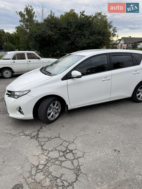 Хэтчбек Toyota Auris 2013 в Хмельницком фото 46 Хэтчбек Toyota Auris 2013 в Хмельницком