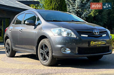 Хэтчбек Toyota Auris 2011 в Львове