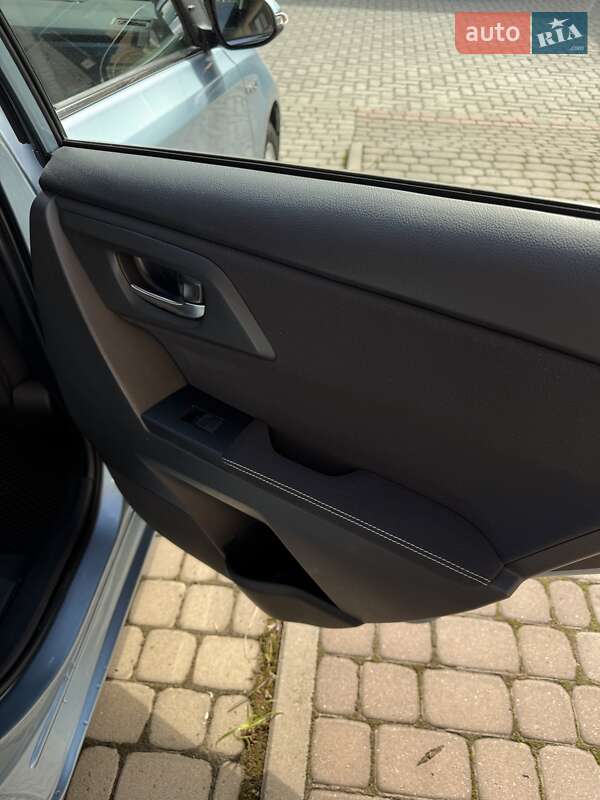 Хэтчбек Toyota Auris 2013 в Хмельницком