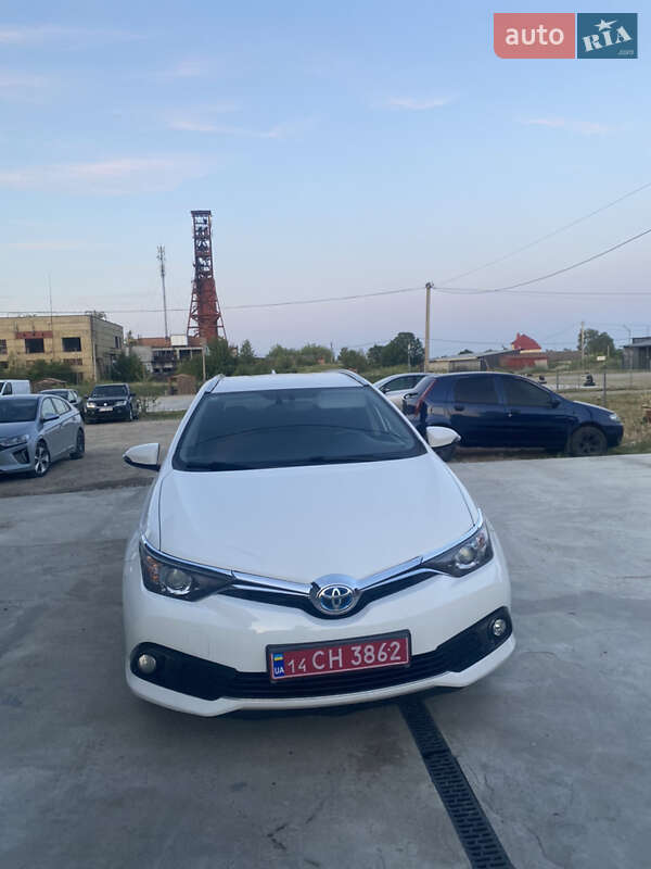 Универсал Toyota Auris 2016 в Калуше