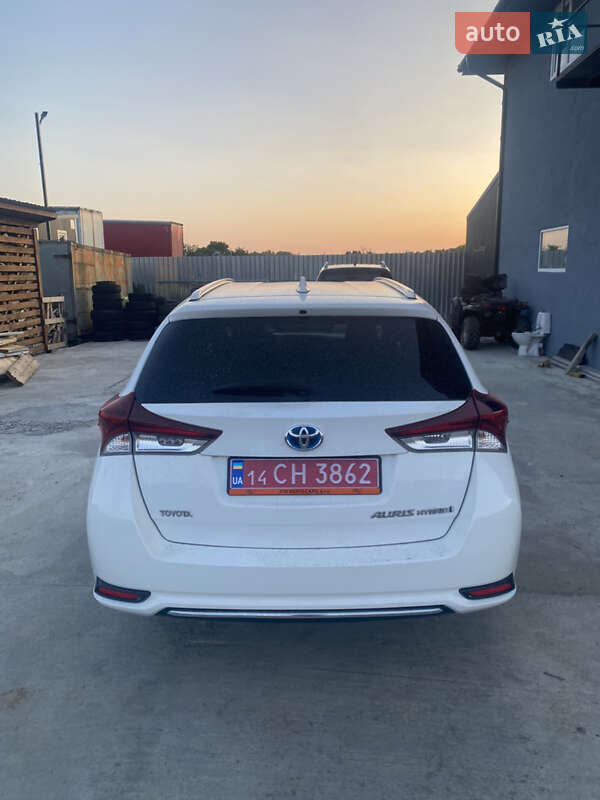 Универсал Toyota Auris 2016 в Калуше