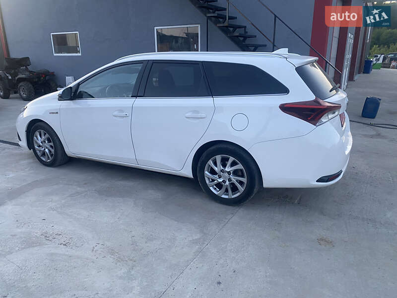 Универсал Toyota Auris 2016 в Калуше