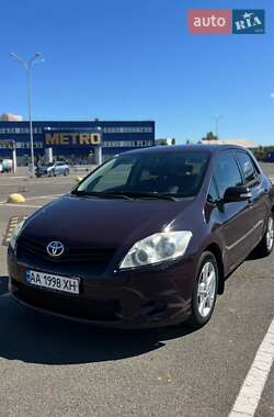Хэтчбек Toyota Auris 2011 в Киеве