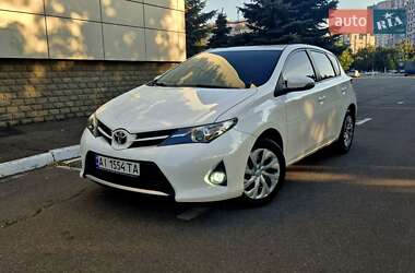 Хэтчбек Toyota Auris 2013 в Киеве