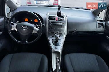 Хэтчбек Toyota Auris 2008 в 
