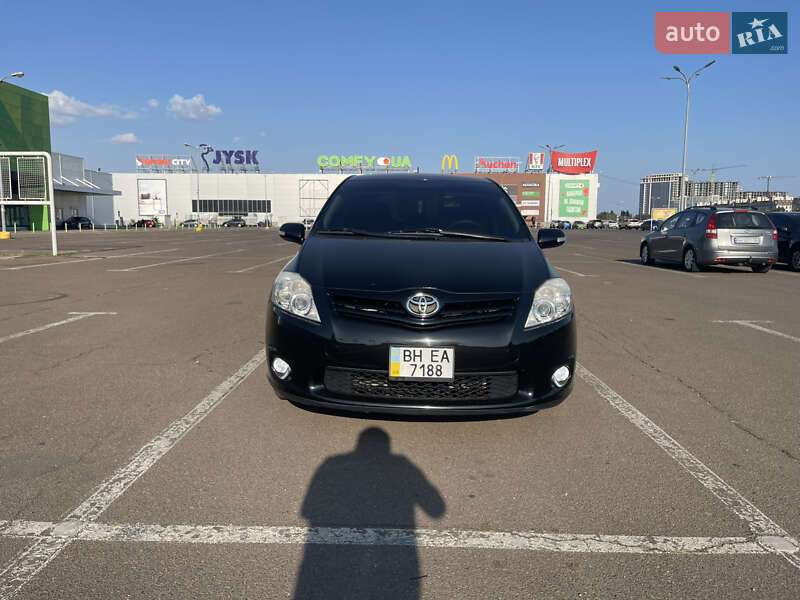 Хэтчбек Toyota Auris 2011 в Одессе