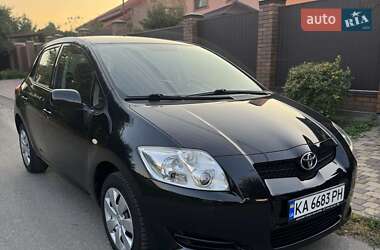 Хэтчбек Toyota Auris 2008 в Киеве