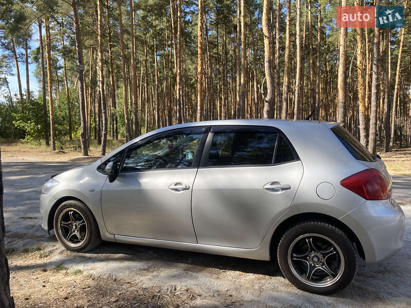 Хэтчбек Toyota Auris 2007 в Ирпене