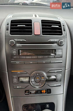 Хэтчбек Toyota Auris 2007 в 