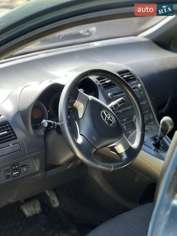 Хэтчбек Toyota Auris 2007 в Киеве