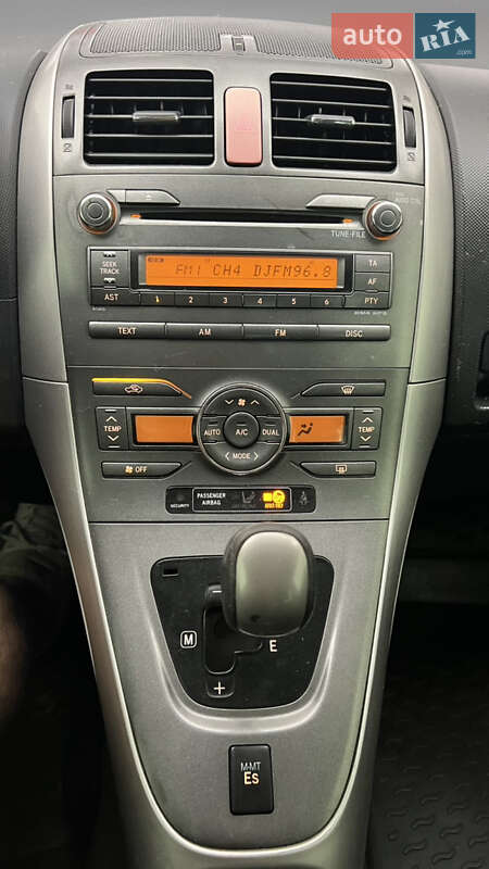 Хэтчбек Toyota Auris 2007 в Киеве