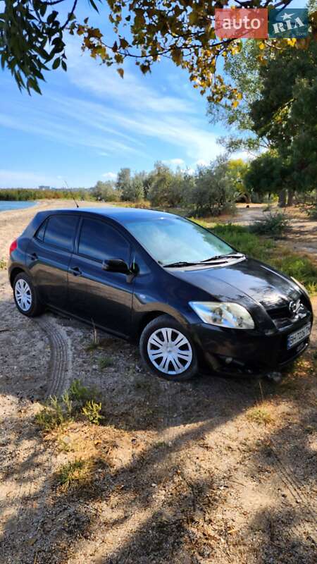 Хэтчбек Toyota Auris 2008 в 