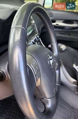 Хэтчбек Toyota Auris 2008 в 