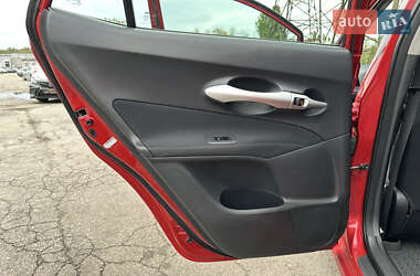 Хэтчбек Toyota Auris 2010 в 