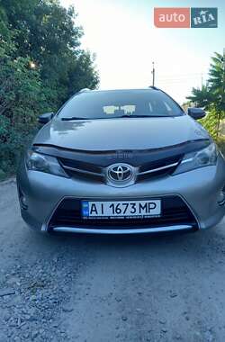 Универсал Toyota Auris 2014 в 