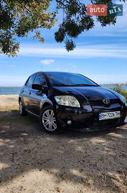 Хэтчбек Toyota Auris 2008 в 