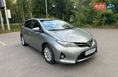 Хэтчбек Toyota Auris 2013 в Чернигове