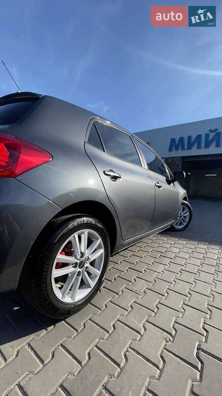 Хетчбек Toyota Auris 2008 в Луцьку