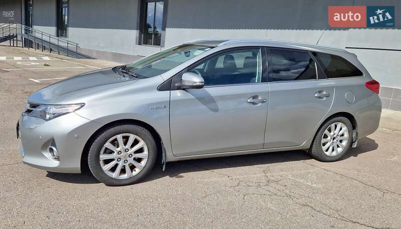 Універсал Toyota Auris 2013 в Львові