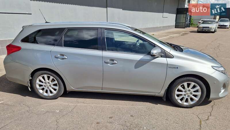 Універсал Toyota Auris 2013 в Львові