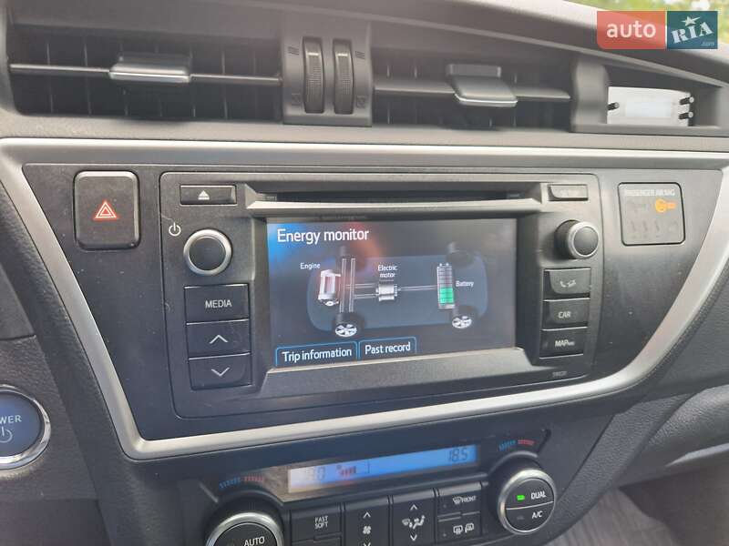 Універсал Toyota Auris 2013 в Львові