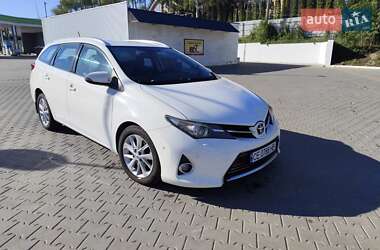 Универсал Toyota Auris 2014 в Черновцах