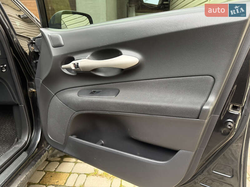 Хэтчбек Toyota Auris 2008 в Рокитном фото 10 Хэтчбек Toyota Auris 2008 в Рокитном