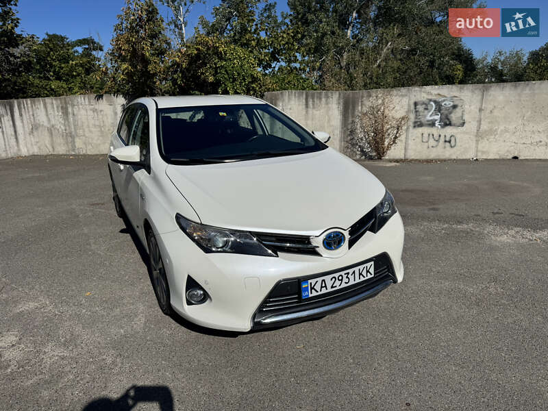Хэтчбек Toyota Auris 2013 в Киеве