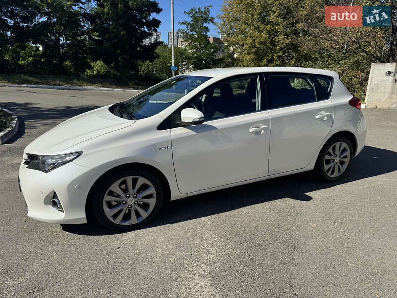 Хэтчбек Toyota Auris 2013 в Киеве