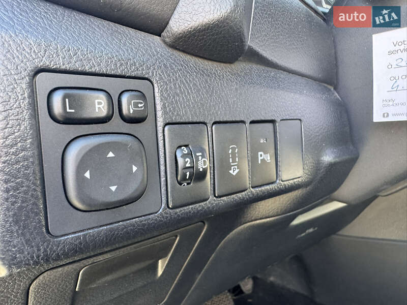 Хэтчбек Toyota Auris 2013 в Киеве