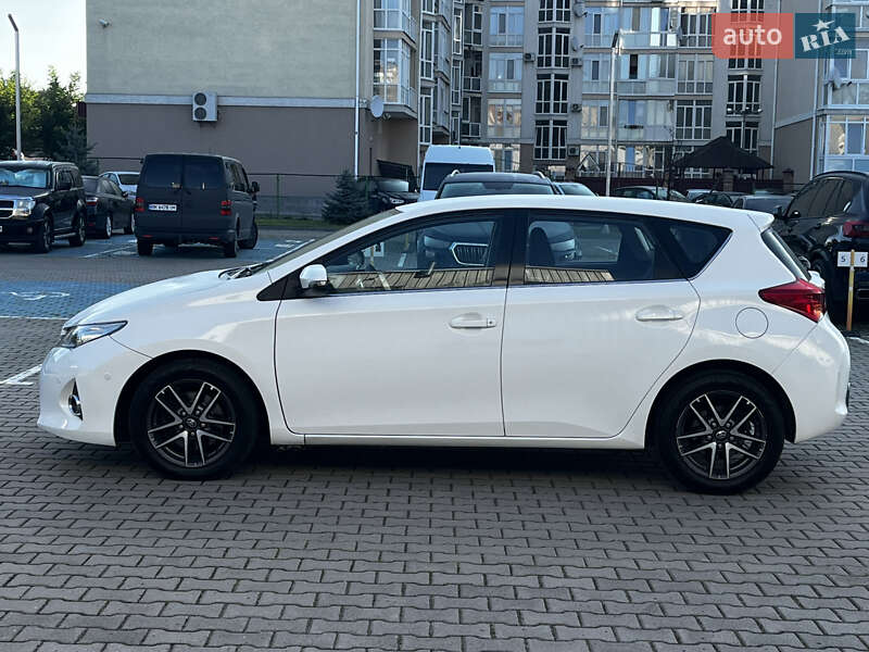 Хэтчбек Toyota Auris 2013 в Луцке