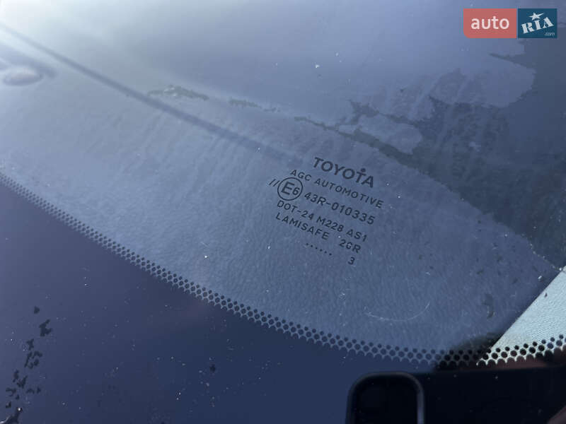 Хэтчбек Toyota Auris 2013 в Луцке