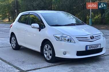 Хэтчбек Toyota Auris 2011 в Пятихатках
