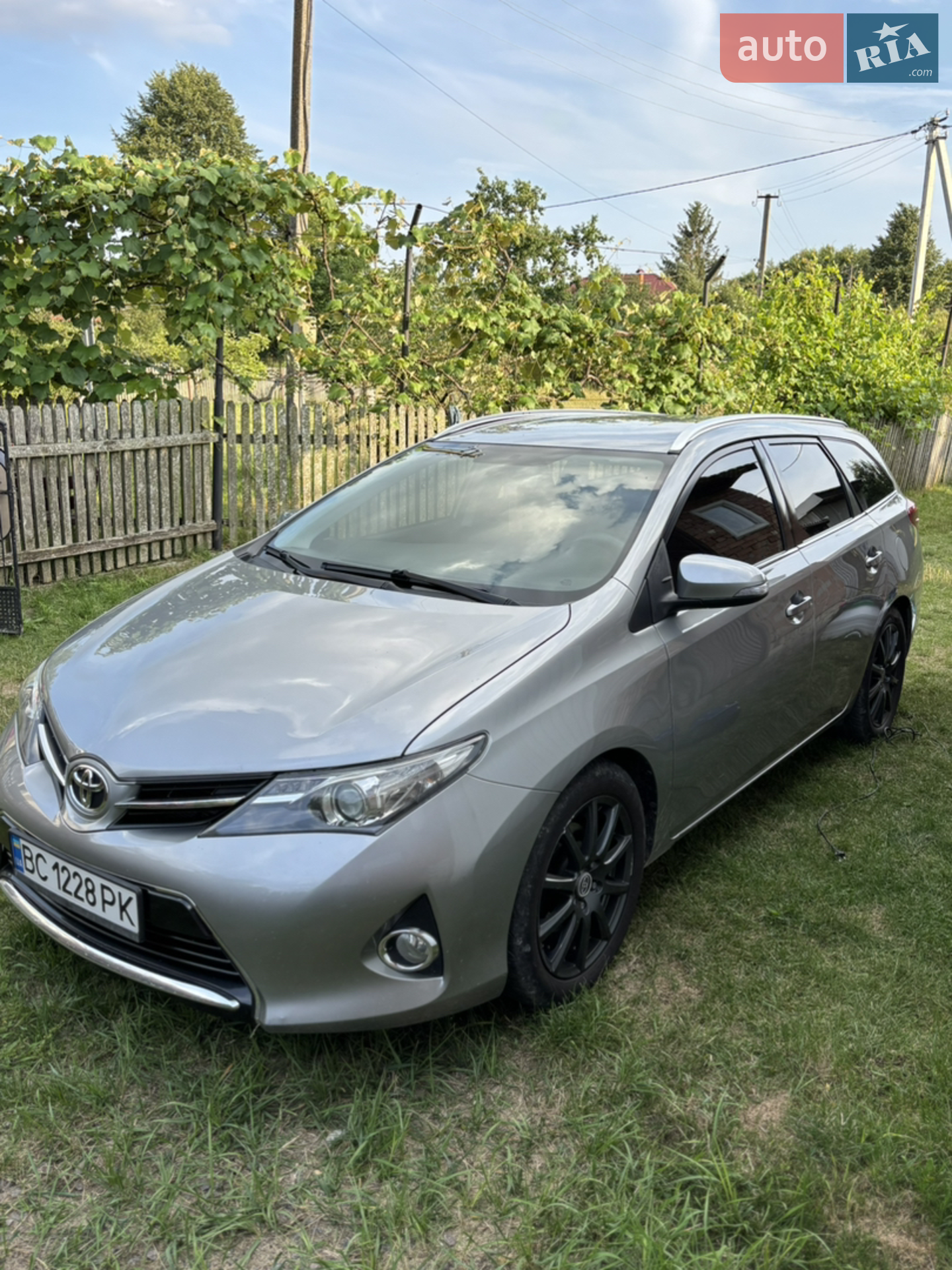 2014 Toyota Auris - фото 1