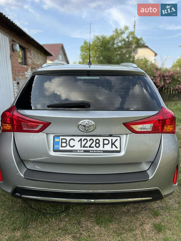 Универсал Toyota Auris 2014 в Новояворовске фото 8 Универсал Toyota Auris 2014 в Новояворовске