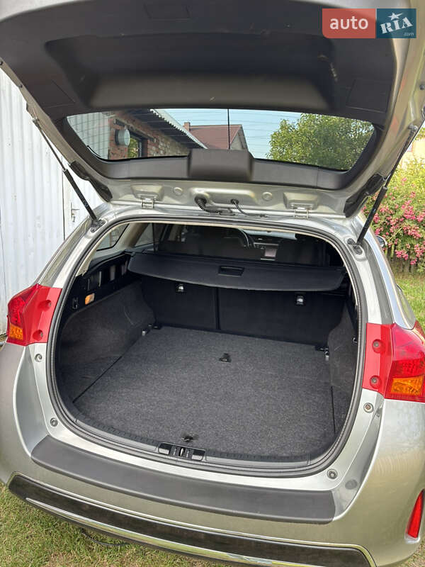 Универсал Toyota Auris 2014 в Новояворовске фото 16 Универсал Toyota Auris 2014 в Новояворовске