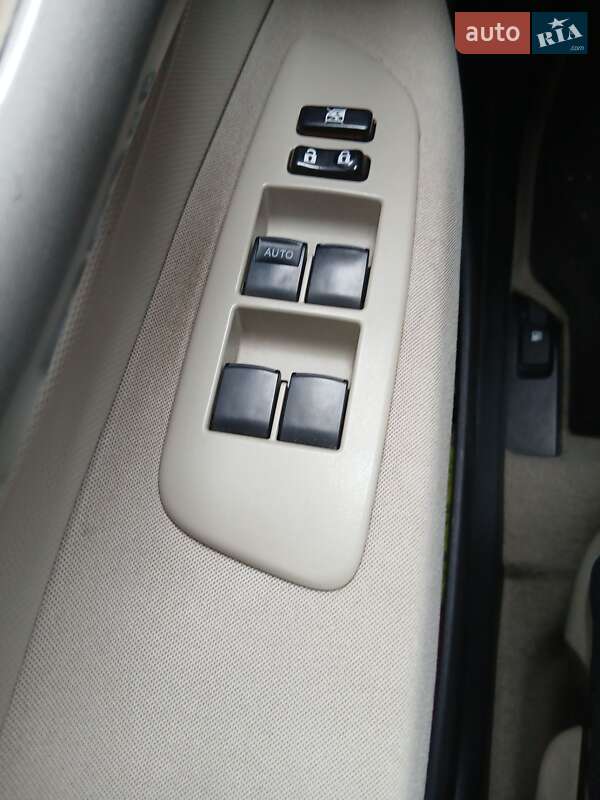 Хэтчбек Toyota Auris 2008 в Запорожье фото 7 Хэтчбек Toyota Auris 2008 в Запорожье