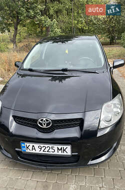 Хэтчбек Toyota Auris 2008 в 