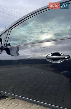 Хэтчбек Toyota Auris 2008 в 