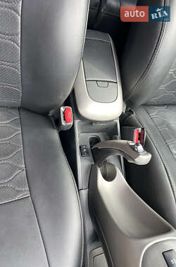 Хэтчбек Toyota Auris 2008 в 