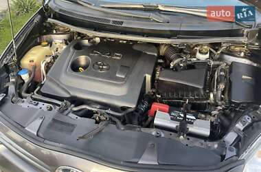 Хэтчбек Toyota Auris 2011 в 