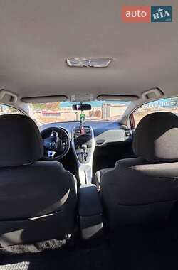 Хэтчбек Toyota Auris 2010 в 