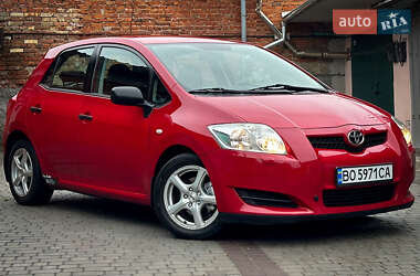 Хэтчбек Toyota Auris 2008 в 