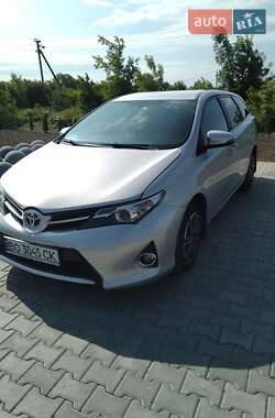 Универсал Toyota Auris 2015 в Тернополе