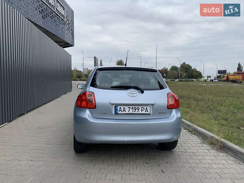 Хэтчбек Toyota Auris 2007 в Киеве