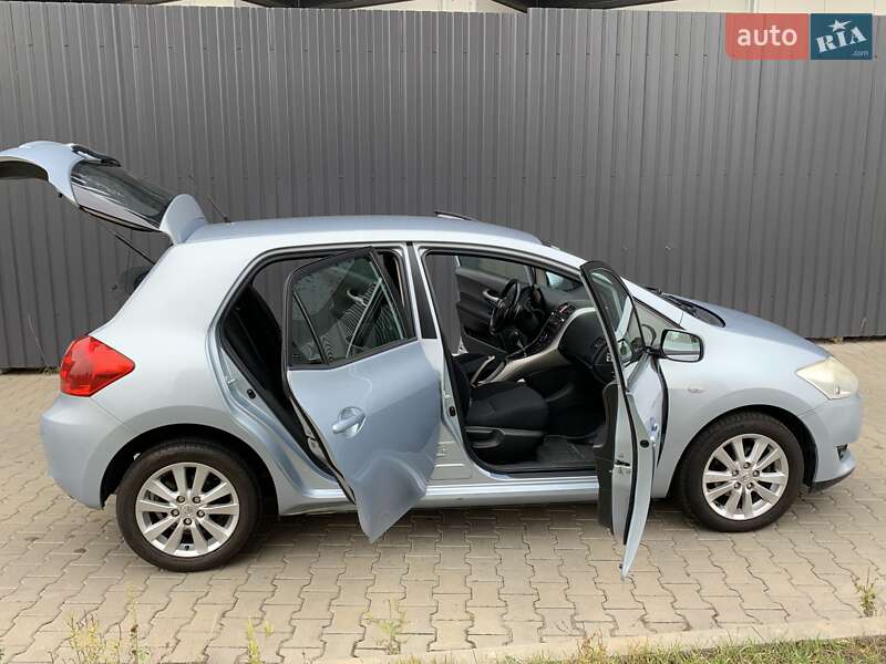 Хэтчбек Toyota Auris 2007 в Киеве