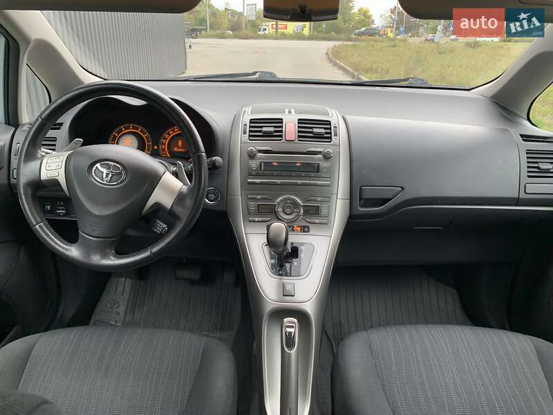Хэтчбек Toyota Auris 2007 в Киеве