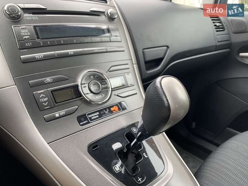 Хэтчбек Toyota Auris 2007 в Киеве