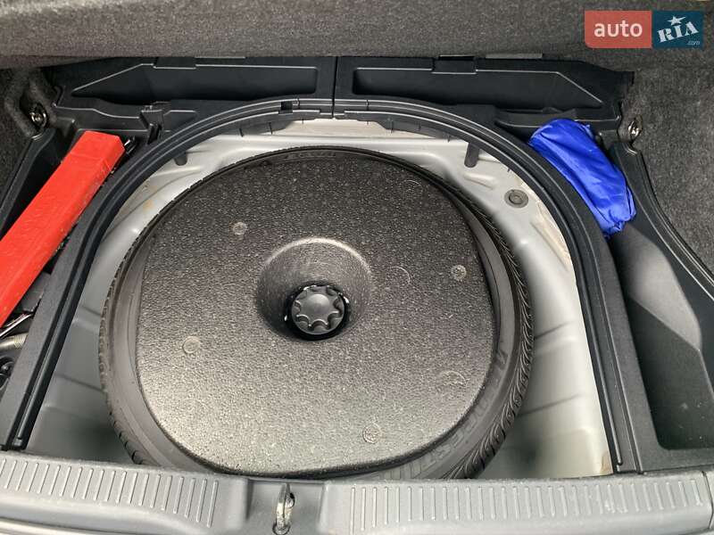 Хэтчбек Toyota Auris 2007 в Киеве