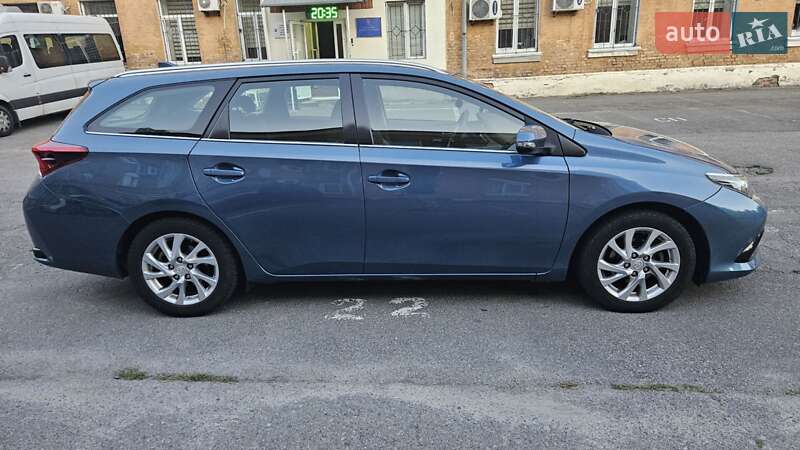 Універсал Toyota Auris 2015 в Києві